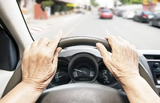 Safe Driving for Seniors – A Complete Guide